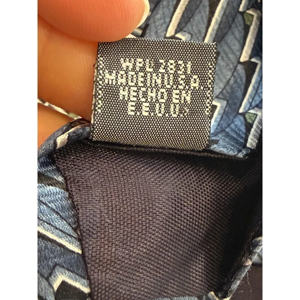 Savile Row Mens Silk Necktie Blue Grey Geometric Pattern Made in USA‎ WPL 2831